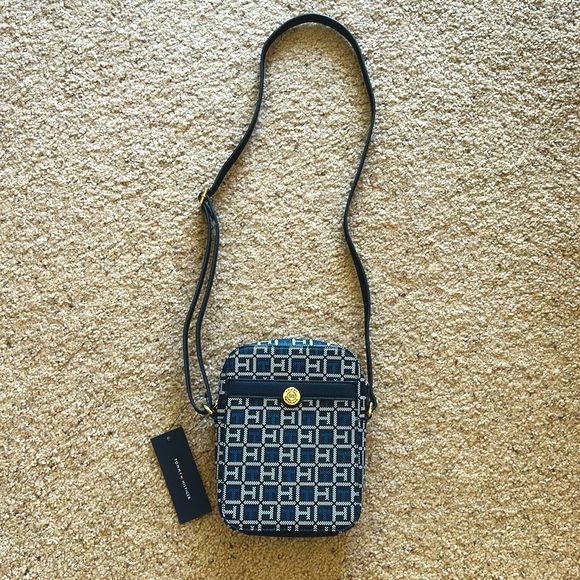 Tommy Hilfiger crossbody - Picture 3 of 5